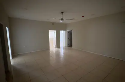 Apartment - 3 Bedrooms - 2 Bathrooms for rent in Sanad - Central Governorate