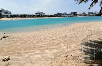 فيلا - 3 غرف نوم - 3 حمامات للايجار في شارع أمواج - أمواج - المحرق
