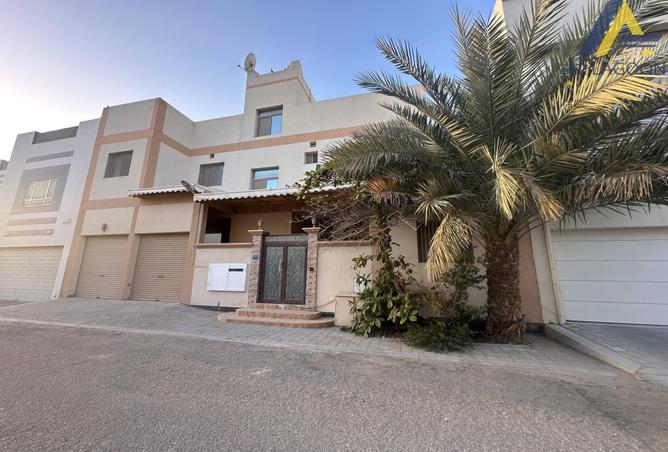 999412 - Property Image 2