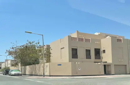 فيلا - 5 غرف نوم - 4 حمامات للبيع في نبيه صالح - محافظة العاصمة