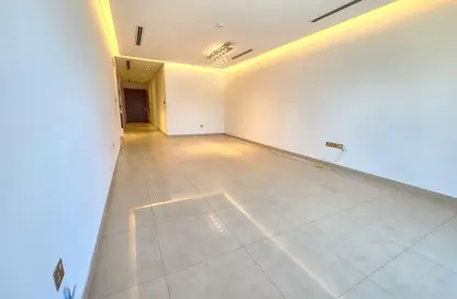 Apartment - 2 Bedrooms - 3 Bathrooms for rent in Reef Island - Capital Governorate