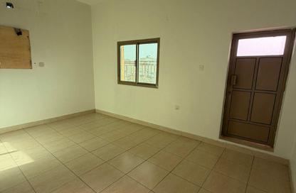Apartment - 2 Bedrooms - 2 Bathrooms for rent in Karrana - Northern Governorate