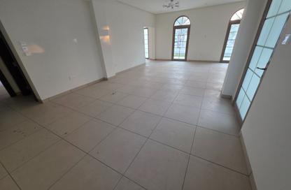 Villa - 4 Bedrooms - 4 Bathrooms for rent in Janabiya - Northern Governorate
