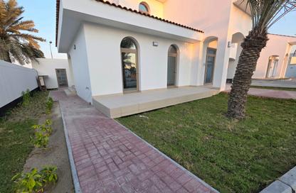 Villa - 4 Bedrooms - 4 Bathrooms for rent in Janabiya - Northern Governorate