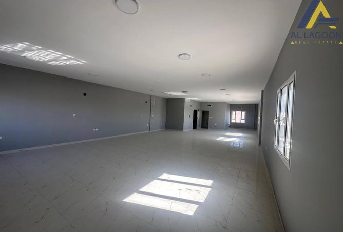 998825 - Property Image 2