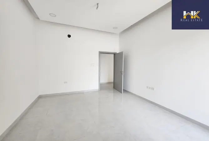 56153920 - Property Image 3