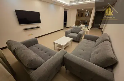 Apartment - 2 Bedrooms - 3 Bathrooms for rent in Busaiteen - Muharraq Governorate