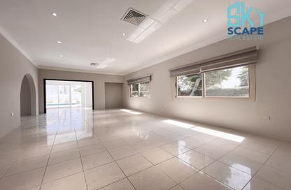 Villa - 4 Bedrooms - 5 Bathrooms for rent in Saar - Northern Governorate