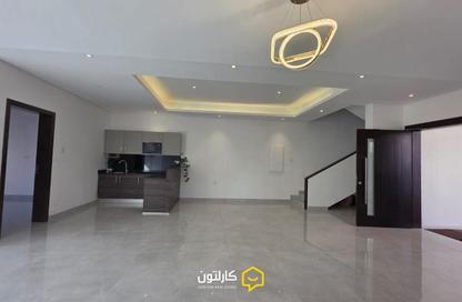 Villa - 3 Bedrooms - 5 Bathrooms for rent in Busaiteen - Muharraq Governorate