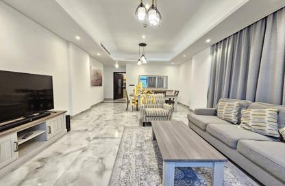 Apartment - 3 Bedrooms - 3 Bathrooms for rent in Al Juffair - Capital Governorate
