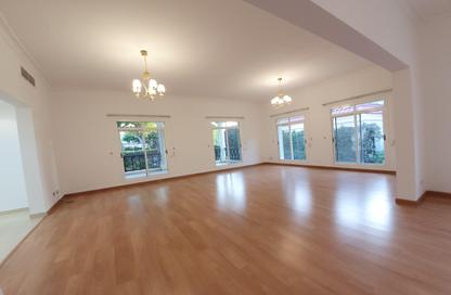 Villa - 5 Bedrooms - 6 Bathrooms for rent in Saar - Northern Governorate