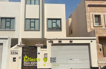 Villa - 4 Bedrooms - 5 Bathrooms for sale in Busaiteen - Muharraq Governorate