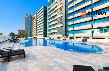 Apartment - 2 Bedrooms - 3 Bathrooms for rent in Reef Island - Capital Governorate