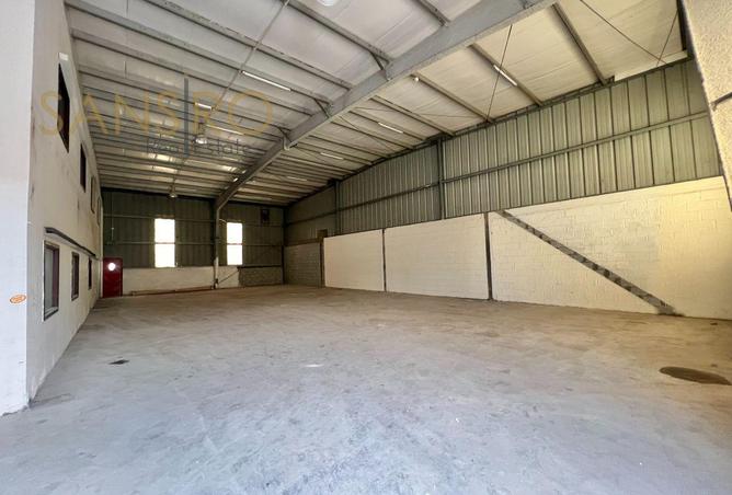 987572 - Property Image 2