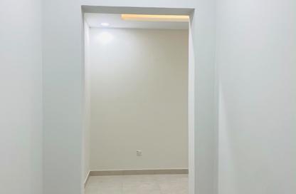 Apartment - 1 Bedroom - 1 Bathroom for rent in Galali - Muharraq Governorate Apartment - 1 Bedroom - 1 Bathroom for rent in Galali - Muharraq Governorate