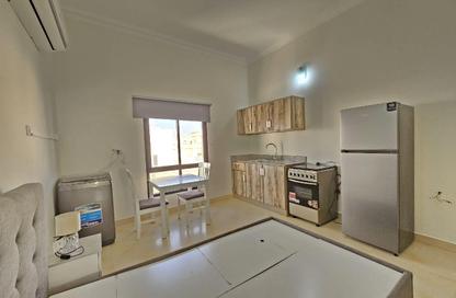 Apartment - Studio - 1 Bathroom for rent in Janabiya - Northern Governorate