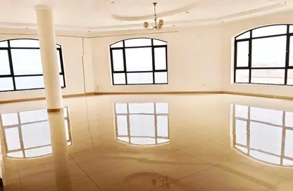 شقة - 4 غرف نوم - 4 حمامات للايجار في توبلي - المحافظة الوسطى