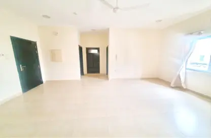 Apartment - 4 Bedrooms - 3 Bathrooms for rent in Tubli - Central Governorate Apartment - 4 Bedrooms - 3 Bathrooms for rent in Tubli - Central Governorate