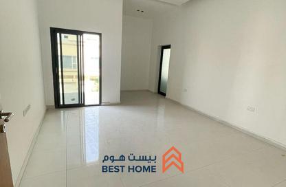 Villa - 4 Bedrooms - 5 Bathrooms for sale in Karzakkan - Northern Governorate