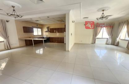 Villa - 4 Bedrooms - 3 Bathrooms for rent in Janabiya - Northern Governorate