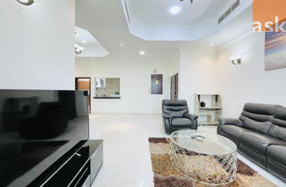 Apartment - 2 Bedrooms - 3 Bathrooms for rent in Al Juffair - Capital Governorate
