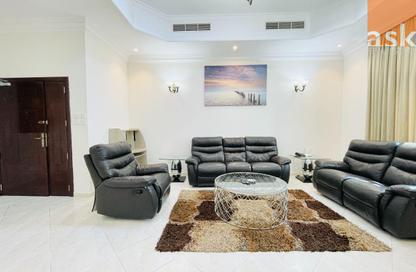 Apartment - 2 Bedrooms - 3 Bathrooms for rent in Al Juffair - Capital Governorate