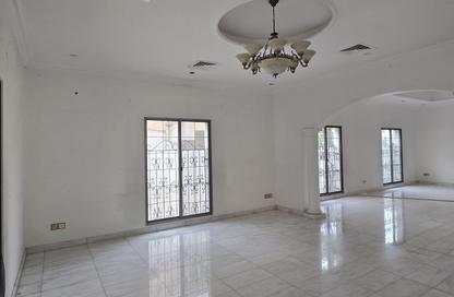 Villa - 6 - 6 for sale in Salihiya - Manama - Capital Governorate