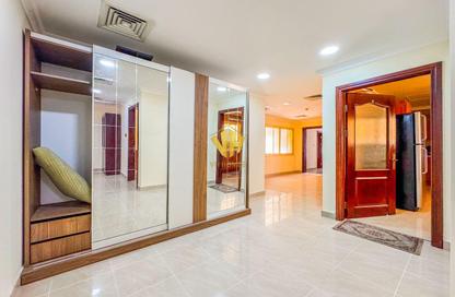 Penthouse - 4 Bedrooms - 4 Bathrooms for rent in Al Juffair - Capital Governorate