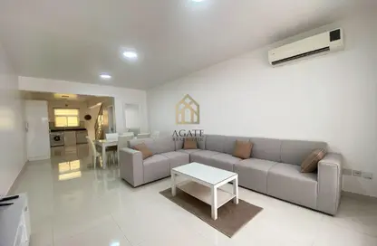 Villa - 2 Bedrooms - 3 Bathrooms for rent in Um Al Hasam - Manama - Capital Governorate