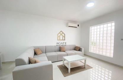 Villa - 2 Bedrooms - 3 Bathrooms for rent in Um Al Hasam - Manama - Capital Governorate