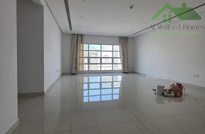 Apartment - 3 Bedrooms - 3 Bathrooms for rent in Busaiteen - Muharraq Governorate