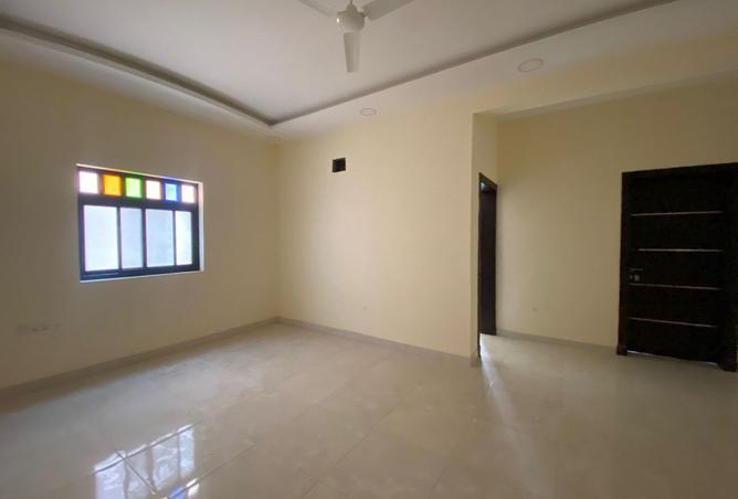 987233 - Property Image 3