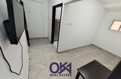 Apartment - 1 - 1 for rent in Exhibition Road - Hoora - Capital Governorate