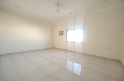 Apartment - 3 Bedrooms - 3 Bathrooms for rent in Busaiteen - Muharraq Governorate