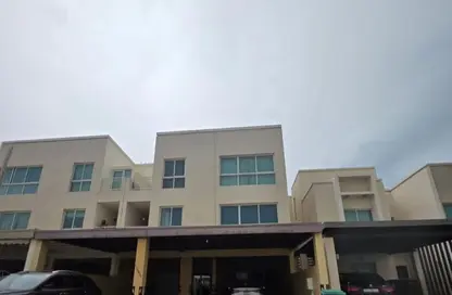 عمارة بالكامل - 8 غرف نوم - 8 حمامات للبيع في أمواج - المحرق