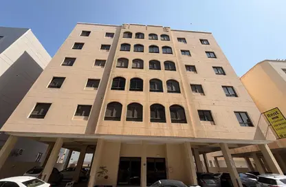 Apartment - 2 Bedrooms - 2 Bathrooms for rent in Al Burhama - Manama - Capital Governorate