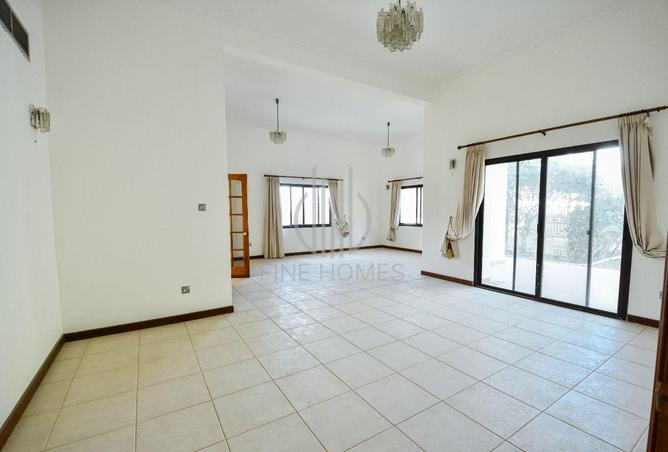 993877 - Property Image 2