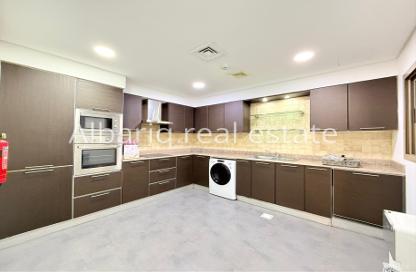 Apartment - 2 Bedrooms - 3 Bathrooms for rent in Al Juffair - Capital Governorate