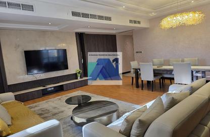 شقة - 3 غرف نوم - 5 حمامات للايجار في أبراج اللولو - المنامة - محافظة العاصمة
