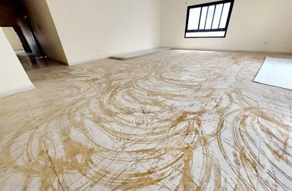 شقة - 3 غرف نوم - 5 حمامات للايجار في توبلي - المحافظة الوسطى