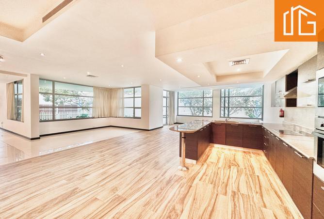 988474 - Property Image 2