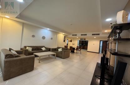 Apartment - 2 Bedrooms - 3 Bathrooms for rent in Al Juffair - Capital Governorate