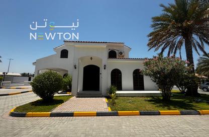 Villa - 4 Bedrooms - 4 Bathrooms for rent in Janabiya - Northern Governorate