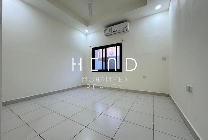 988027 - Property Image 2