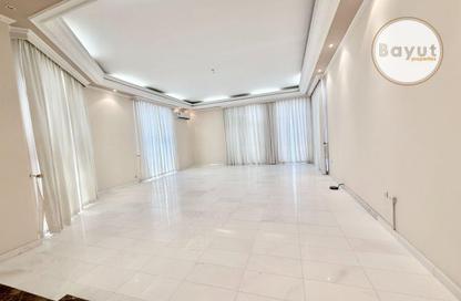 Villa - 4 Bedrooms - 5 Bathrooms for rent in Saar - Northern Governorate