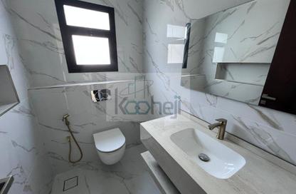 Villa - 5 - 6 for sale in Busaiteen - Muharraq Governorate