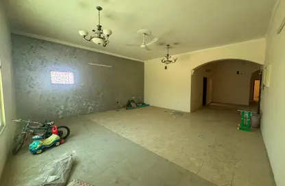 Apartment - 2 Bedrooms - 2 Bathrooms for rent in Tubli - Central Governorate