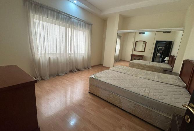 999409 - Property Image 2