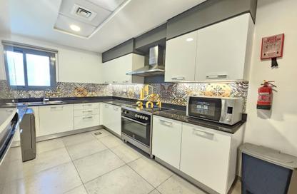 Apartment - 2 Bedrooms - 3 Bathrooms for rent in Al Juffair - Capital Governorate