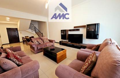 Apartment - 3 Bedrooms - 4 Bathrooms for rent in Al Juffair - Capital Governorate